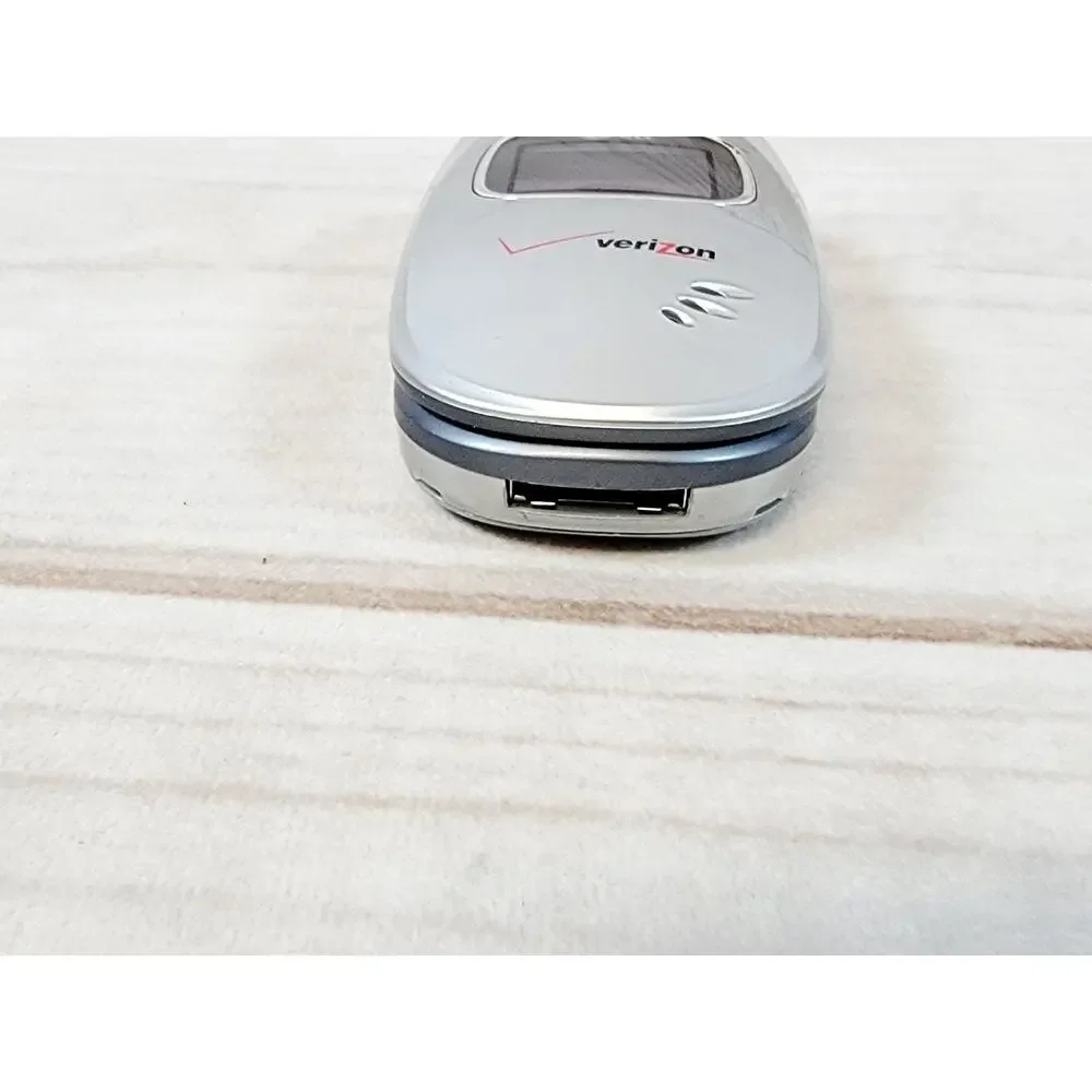 LG VX5300 - VERIZON Grey And Silver Flip Phone Cell Phone Untested